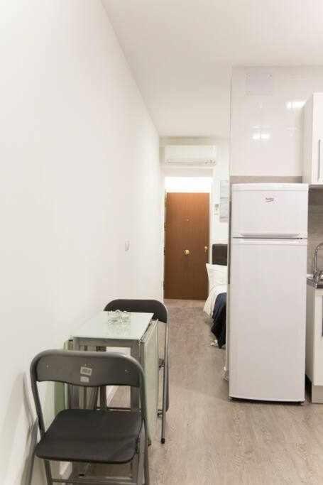 Comodo Y Agradable Estudio En Madrid Centro A5 Bagian luar foto