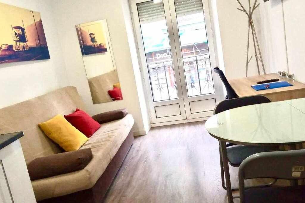 Comodo Y Agradable Estudio En Madrid Centro A5 Bagian luar foto